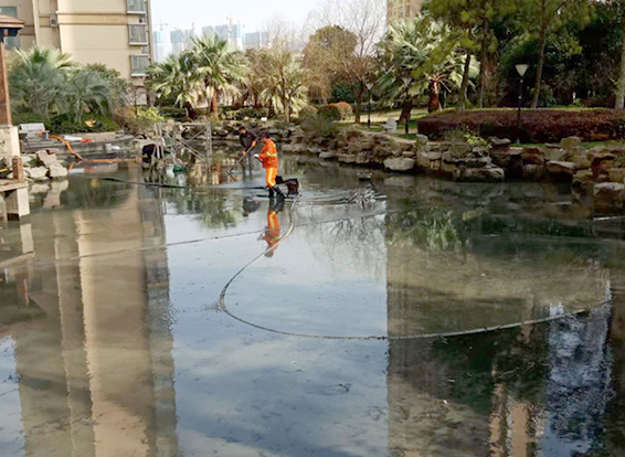 镇雄景观池淤泥清理